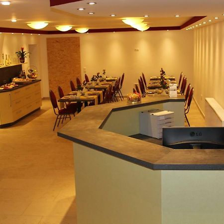 Helmers Gaestehaus Gempfing Bagian luar foto