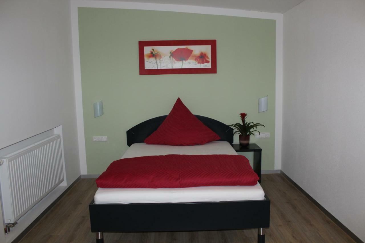 Helmers Gaestehaus Gempfing Bagian luar foto